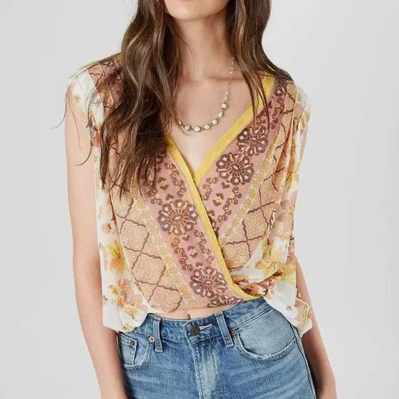 FREE PEOPLE | Floral print havana muscle tank Hi LO draped white yellow - Picture 2 of 16